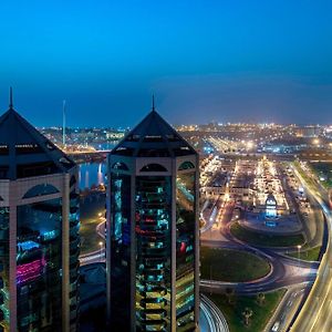 Sharjah Suite 1 Bedroom Larger Suite 1 King Skyline view